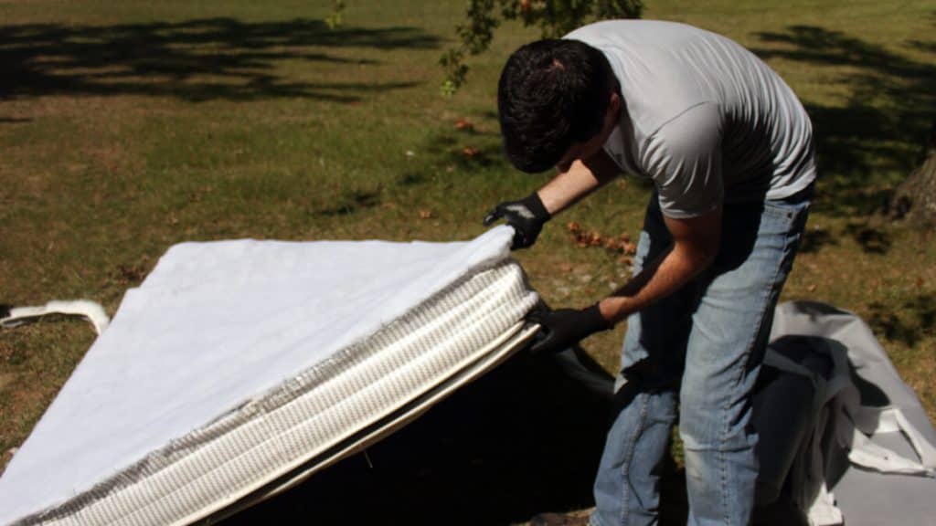 Breakdown Box Spring How to Breaking Down a Mattress and Box Spring